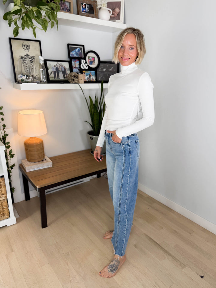 Vervet Julia High Rise Barrel Jeans- MEDIUM WASH
