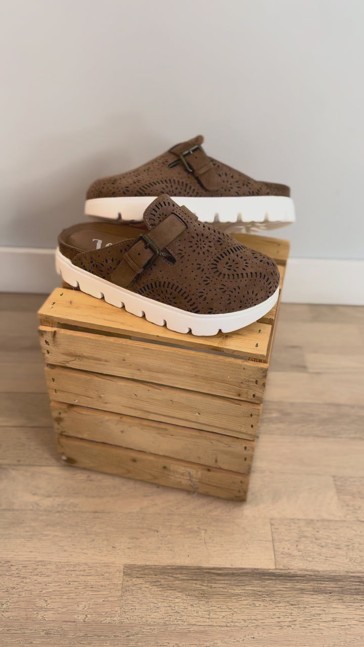 Lulu Paisley Clog- TAN