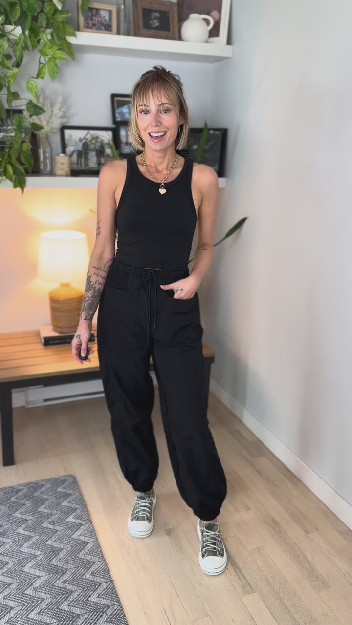 Leslie Barrel Windbreaker Jogger BLACK