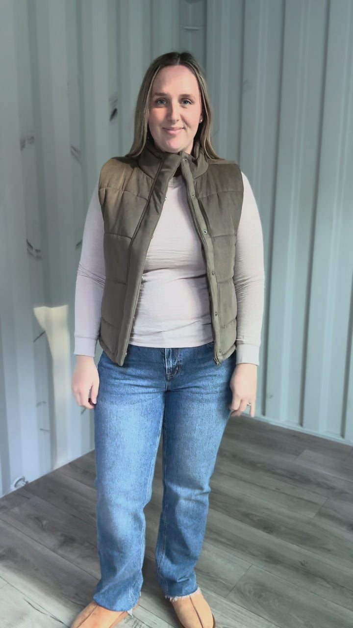 Peyton Corduory Vest- DARK OLIVE