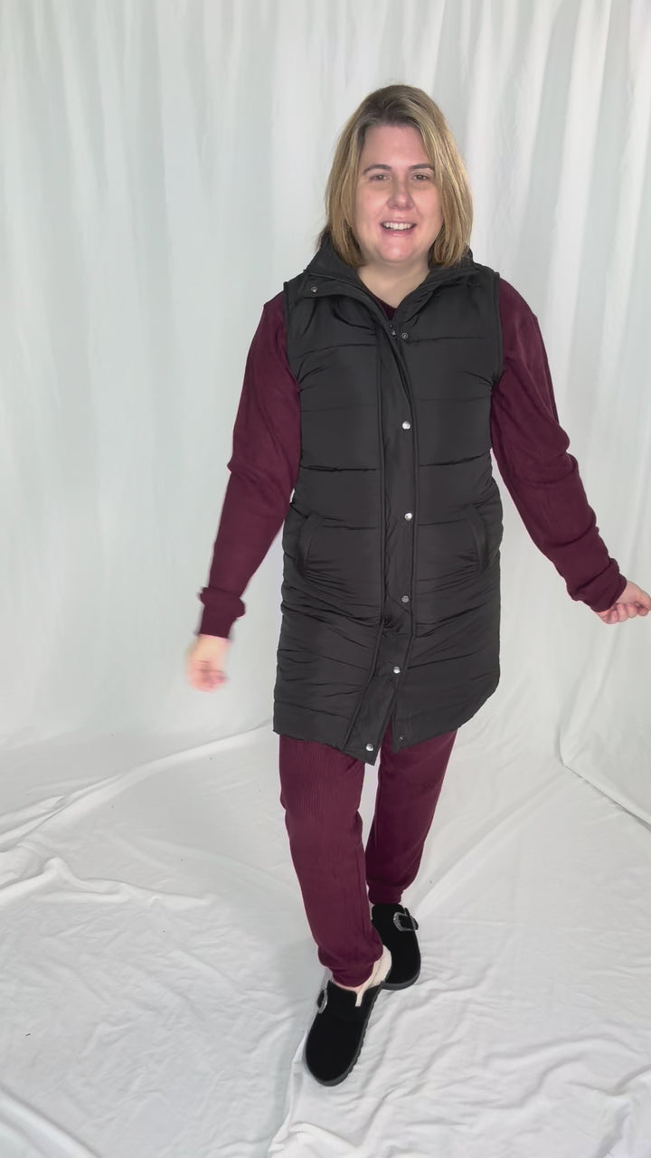 MICHELLE MAE Harlow Cling-Free Longline Vest- BLACK