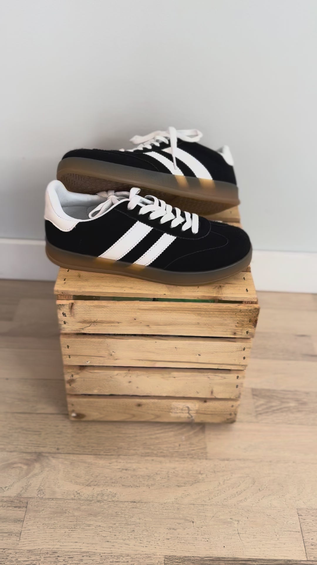 Deara Sneaker- BLACK