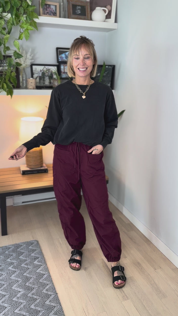 Mono B Quinn Mineral Cloud Bubble Hem Pullover- BLACK