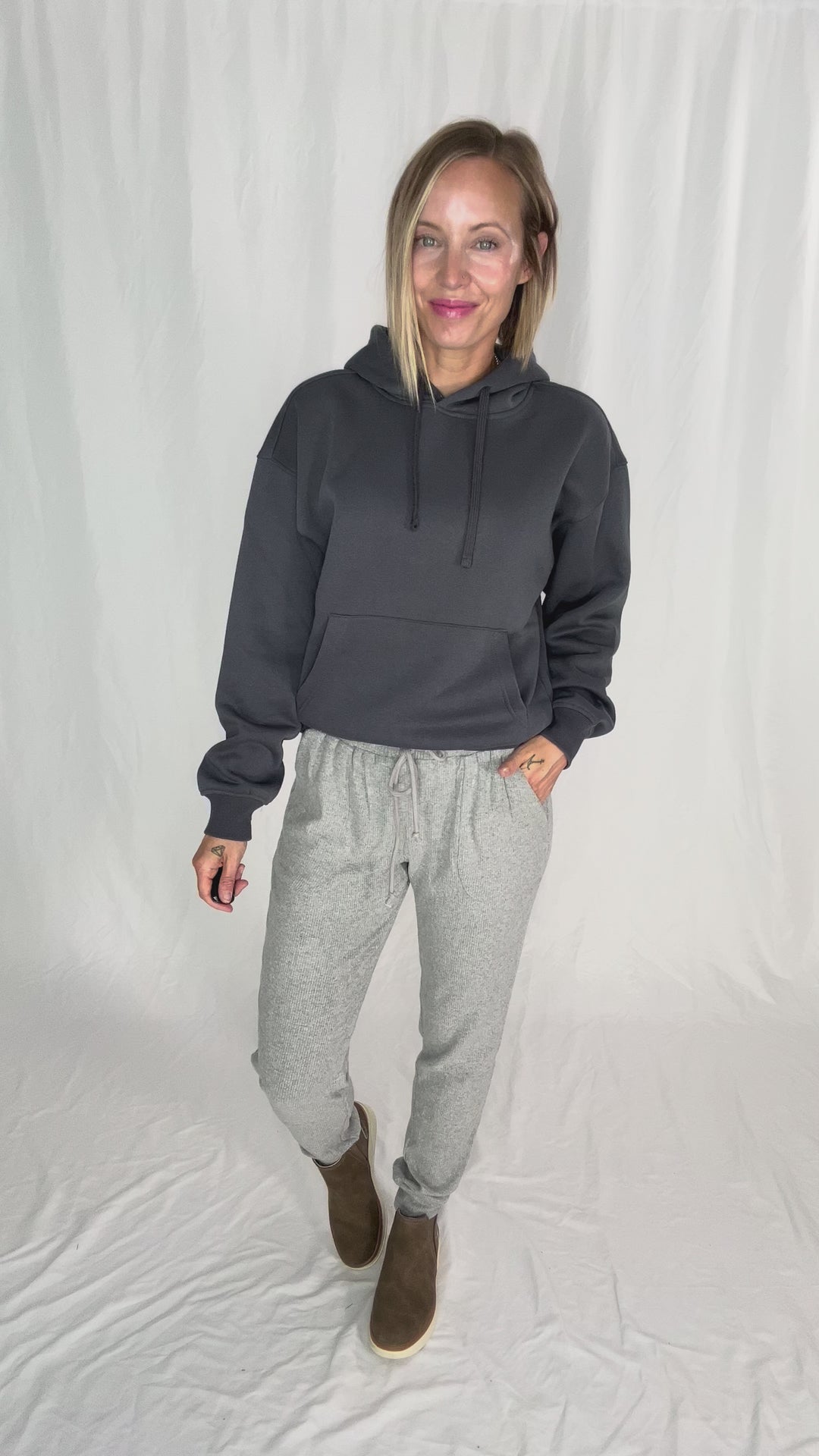 MICHELLE MAE Corrine Joggers- LIGHT GREY