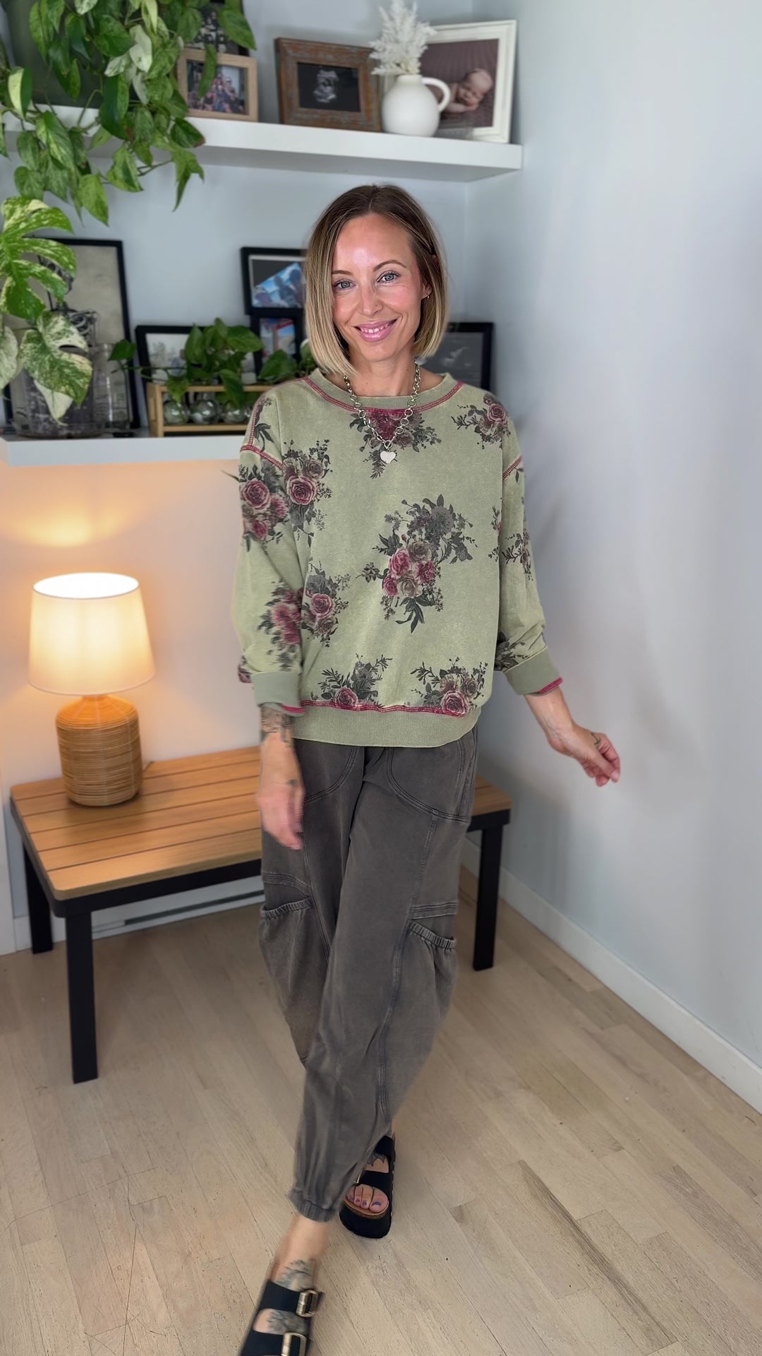 Nutmeg Floral Pullover- GREEN OLIVE