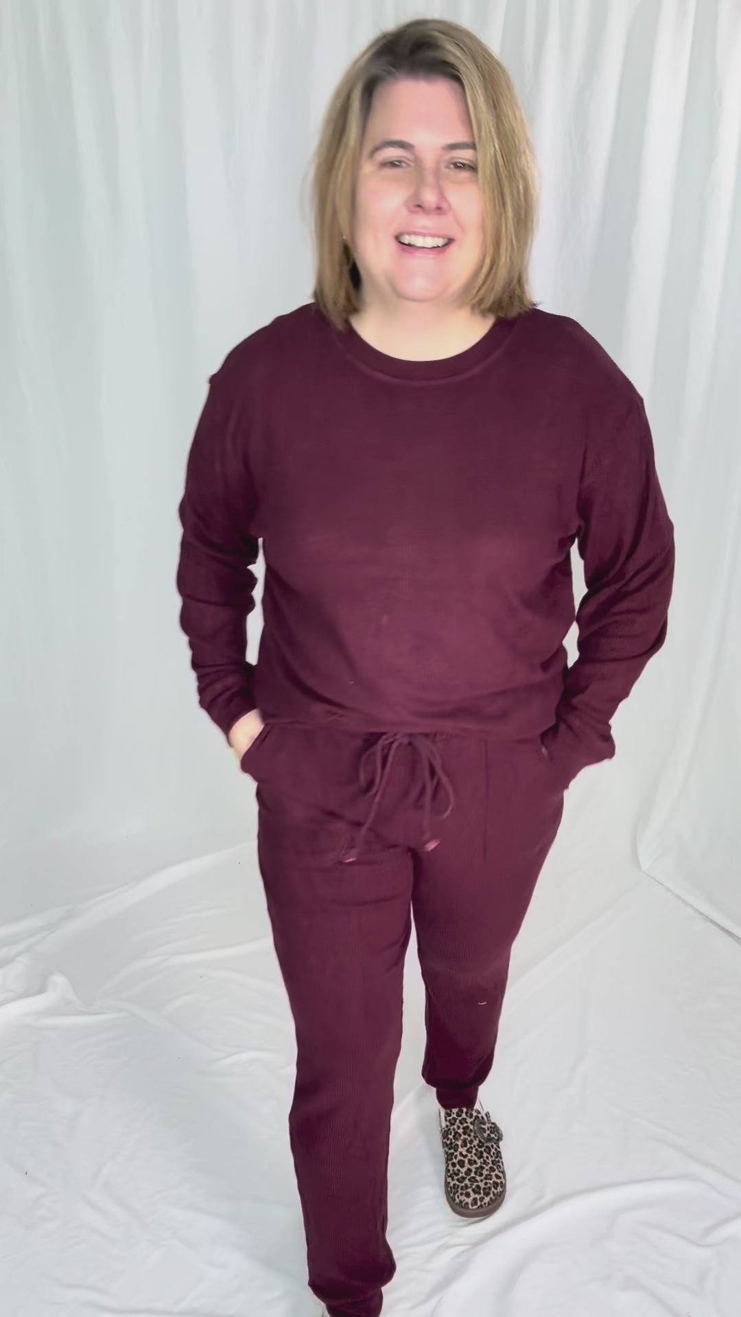 MICHELLE MAE Corrine Joggers- BURGUNDY