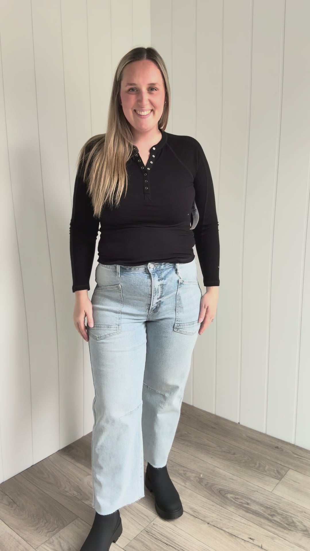 Vervet Landry High Rise Barrel Jeans- LIGHT WASH