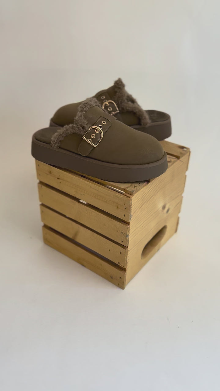 Sugary Sherpa Lined Clog- TAUPE GRAY