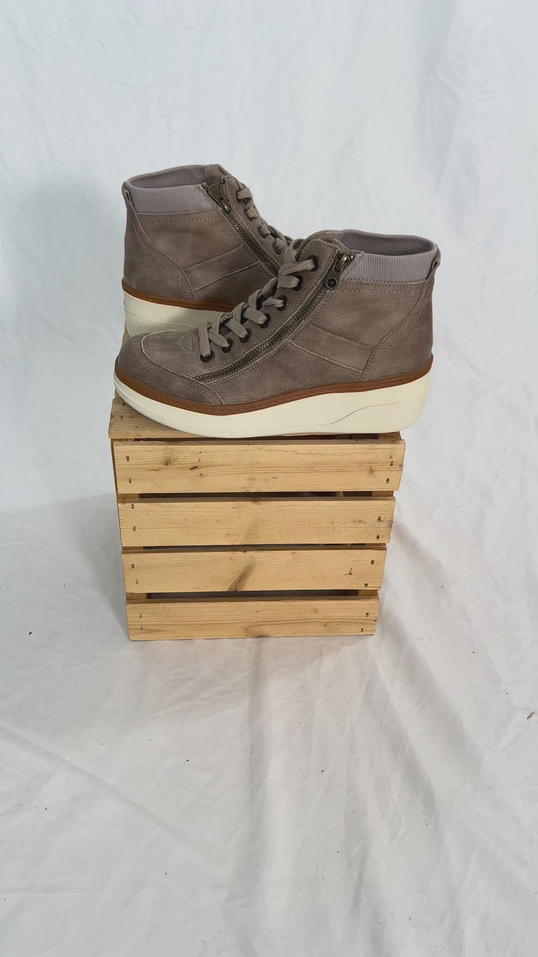BLOWFISH Camden Side Zip Sneaker- TAUPE