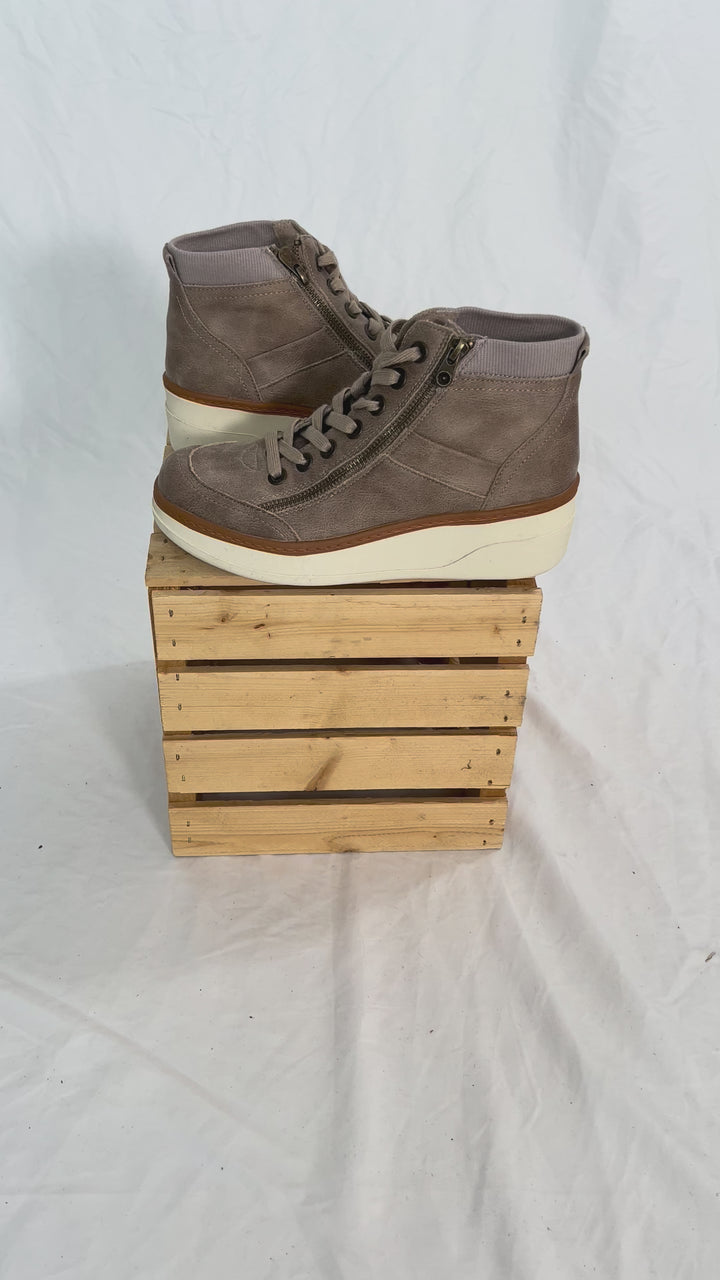 BLOWFISH Camden Side Zip Sneaker- TAUPE