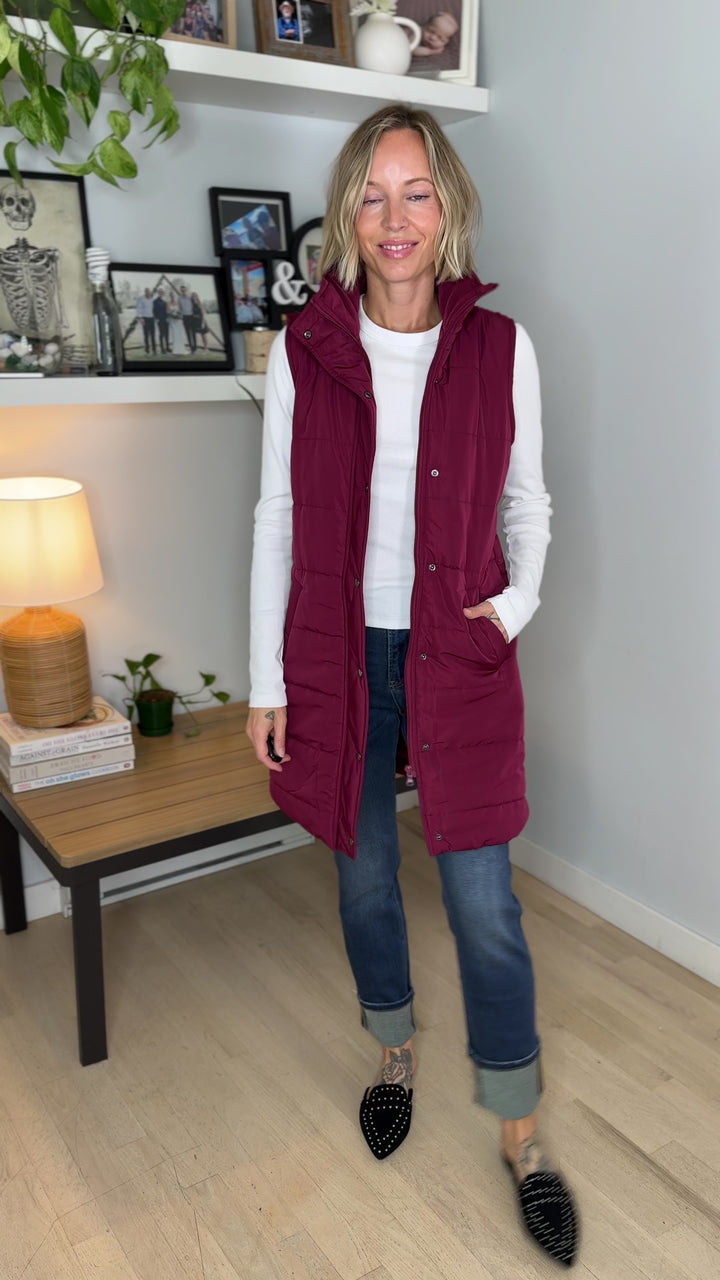 MICHELLE MAE Harlow Cling-Free Longline Vest- BURGUNDY
