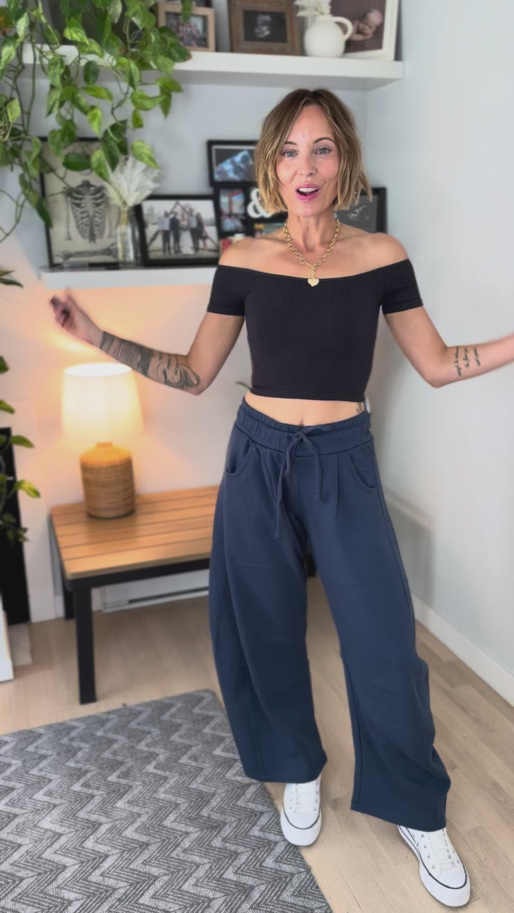 Haisley Off Should Seamless Crop- BLACK