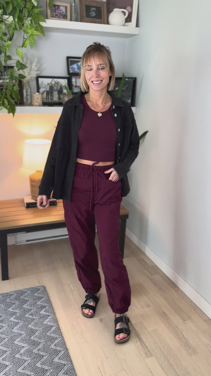 Leslie Barrel Windbreaker Jogger- MAROON FIG